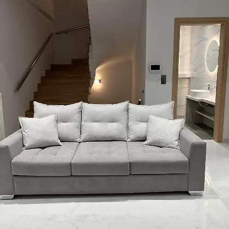 Kontis' Deluxe Furnished Apartment Loutráki Exterior foto